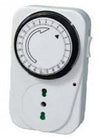 Timer giornaliero spina 16 A+T entrata presa bivalente 10-16AH+T