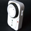 TIMER PROGRAMMATORE MECCANICO ANALOGICO GIORNALIERO CON PRESA BIPASSO 16A 24 ORE Fai da te/Materiale elettrico/Timer Trade Shop italia - Napoli, Commerciovirtuoso.it
