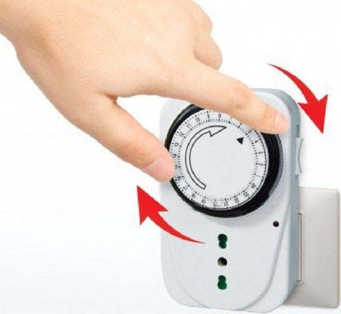 TIMER PROGRAMMATORE MECCANICO ANALOGICO GIORNALIERO CON PRESA BIPASSO 16A 24 ORE Fai da te/Materiale elettrico/Timer Trade Shop italia - Napoli, Commerciovirtuoso.it