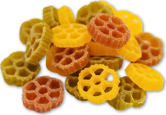 Tomitaly-Margherite-Pasta-Biologica-Tricolore-Di-Mais-Con-Quinoa,-Spinaci,-Barbabietola---Senza-Glutine---250-G