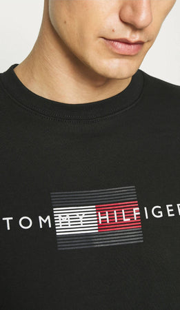 Tommy Hilfiger Felpa Uomo Girocollo Senza Cappuccio Felpa Maxi Logo Stampato Tinta Unita To122s0ci-k11 Lines Hilfiger Crew-neck Knit Moda/Uomo/Abbigliamento/Felpe/Felpe senza cappuccio Euforia - Bronte, Commerciovirtuoso.it