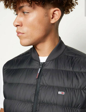 Tommy Hilfiger Piumino Eco Smanicato Gilet Uomo Bomber Senza Maniche Tinta Unita Imbottito Zip E Tasche Moda/Uomo/Abbigliamento/Giacche e cappotti/Gilet Euforia - Bronte, Commerciovirtuoso.it