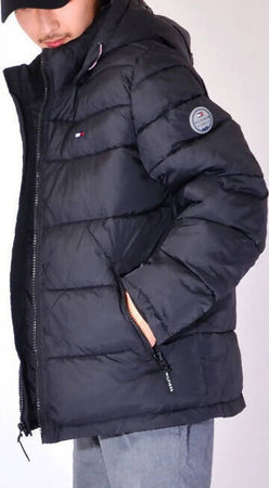 Tommy Hilfiger Piumino Giubbotto Blu Scuro Giacca Bomber Uomo Impermeabile imbottito con Cappuccio Anti Vento Zip e Tasche Moda/Uomo/Abbigliamento/Giacche e cappotti/Giacche impermeabili Euforia - Bronte, Commerciovirtuoso.it