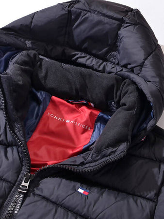 Tommy Hilfiger Piumino Giubbotto Blu Scuro Giacca Bomber Uomo Impermeabile imbottito con Cappuccio Anti Vento Zip e Tasche Moda/Uomo/Abbigliamento/Giacche e cappotti/Giacche impermeabili Euforia - Bronte, Commerciovirtuoso.it