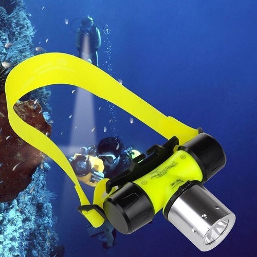 TORCIA LAMPADA FRONTALE FASCIO LUCE AMPIO SUBACQUEA LED PESCA GROTTE WATERPROOF Fai da te/Sicurezza e protezione/Torce/Lampade da testa Trade Shop italia - Napoli, Commerciovirtuoso.it