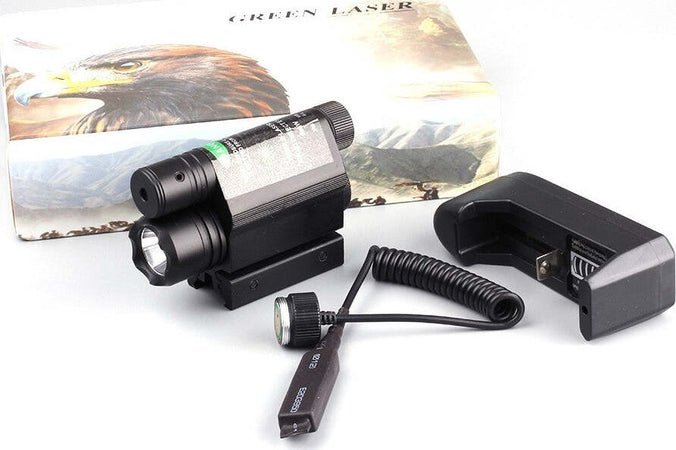 TORCIA LED CREE MIRINO PUNTATORE LASER SLITTA CANNA FUCILE PULSANTE REMOTO Illuminazione/Illuminazione per interni/Lampade/Lampade da lavoro Trade Shop italia - Napoli, Commerciovirtuoso.it