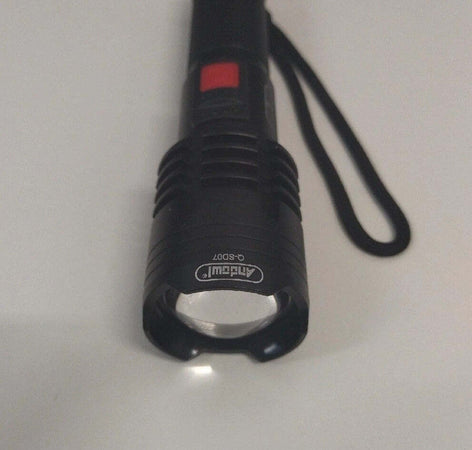 Torcia Led Usb Ricaricabile 30 Watt Potente Gamma 300m Design Elegante Q-sd07 Fai da te/Sicurezza e protezione/Torce/Torce elettriche portatili (standard) Trade Shop italia - Napoli, Commerciovirtuoso.it