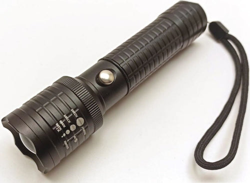 Torcia tattica militare 500 lumens Zoom batteria inclusa adattatore AC DC 12V auto incluso