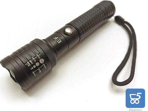 Torcia tattica militare 500 lumens Zoom batteria inclusa adattatore AC DC 12V auto incluso