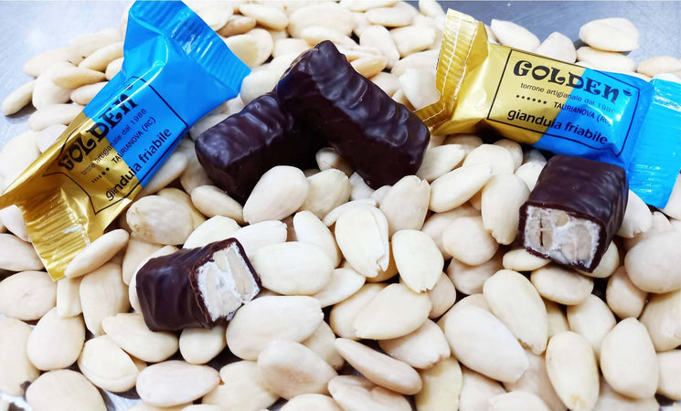 Torroni Artigianali Assortiti Confezione 500 Gr Torroni Friabili E Teneri Vari Gusti Confezione 25/30 Pz Alimentari e cura della casa/Snack dolci e salati/Caramelle cioccolatini e gomme da masticare/Torrone Golden pasticceria gelateria torrone artigianale - Taurianova, Commerciovirtuoso.it
