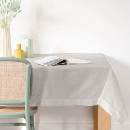 Tovaglia rettangolare in cotone colorato ideale per interni ed esterni