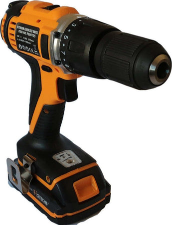 Trapano Avvitatore Percussione 2 Batterie Litio 18v 1.5a + Valigia + Accessori Casa, arredamento e bricolage > Bricolage e fai da te > Trapani e Avvitatori > Elettroutensili Trade Shop italia - Napoli, Commerciovirtuoso.it