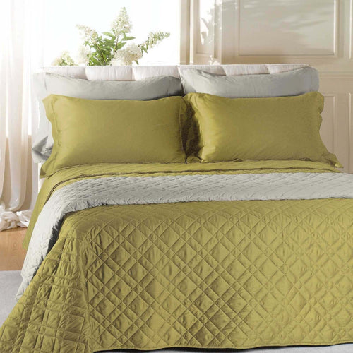 Trapuntino Copriletto Caleffi Prestigioso Ed Elegante Trapuntino Copriletto Trapuntato in Raso Di Cotone Letto Matrimoniale Vari Colori Elegante e prestigioso Trapuntino Copriletto trapuntato Tinta Unita in Raso di Cotone letto Matrimoniale Caleffi Detta Casa e cucina/Tessili per la casa/Biancheria da letto/Coperte e trapunte/Trapunte La Bottega del Risparmio - Bari, Commerciovirtuoso.it