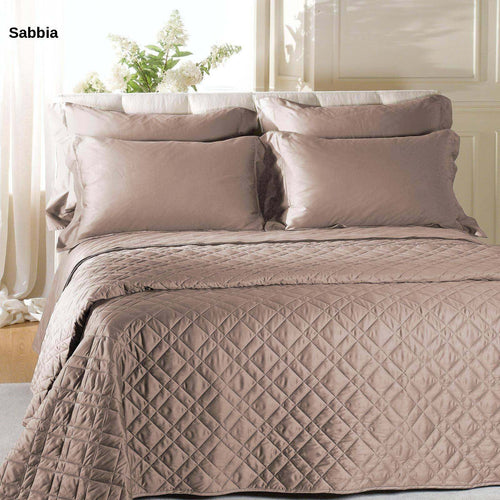 Trapuntino Copriletto Caleffi Prestigioso Ed Elegante Trapuntino Copriletto Trapuntato in Raso Di Cotone Letto Matrimoniale Vari Colori Elegante e prestigioso Trapuntino Copriletto trapuntato Tinta Unita in Raso di Cotone letto Matrimoniale Caleffi Detta Casa e cucina/Tessili per la casa/Biancheria da letto/Coperte e trapunte/Trapunte La Bottega del Risparmio - Bari, Commerciovirtuoso.it