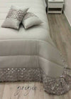 Trapuntino Copriletto Renato Balestra Selena Letto Matrimoniale Esterno Ed Imbottitura In Fibra Di Poliestere Anallergico Dimensioni 260x260 Cm Casa e cucina/Tessili per la casa/Biancheria per la cameretta/Trapunte e copriletti Puleo Casa - Palermo, Commerciovirtuoso.it