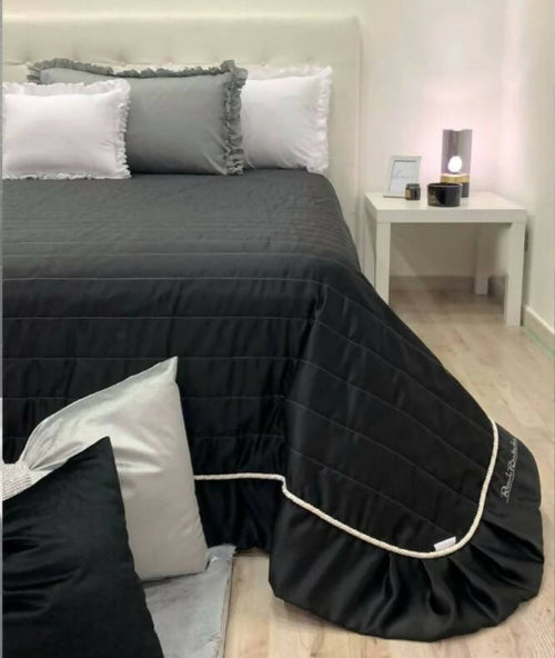Trapuntino Copriletto Trapuntato Matrimoniale Ludovica Renato Balestra 260x260 Cm Con Cordoncino Ed Eleganti Applicazioni Swarovski Casa e cucina/Tessili per la casa/Biancheria per la cameretta/Trapunte e copriletti Puleo Casa - Palermo, Commerciovirtuoso.it