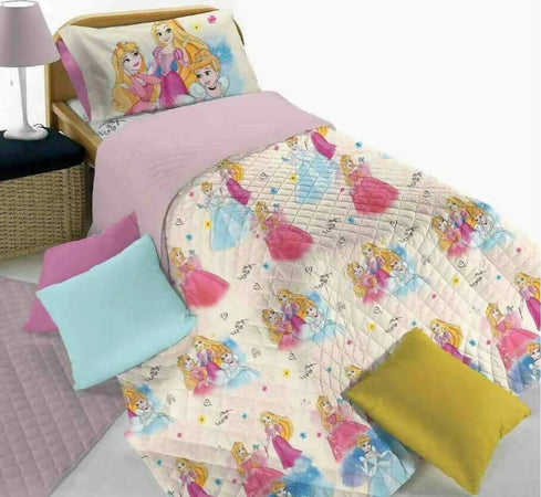 Trapuntino copriletto trapuntato singolo bambina principesse con personaggi del mondo marvel disney fantastici 170 cm. x 260 cm. Casa e cucina/Tessili per la casa/Biancheria per la cameretta/Trapunte e copriletti Puleo Casa - Palermo, Commerciovirtuoso.it