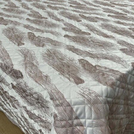 Trapuntino-matrimoniale-con-lavorazione-tono-su-tono-art.Spagna-colore-rosa-misura:-270x270-sopra-tessuto:-100%-cotone-sotto-tessuto:-100%-cotone-Mon-Amour-made-in-Italy