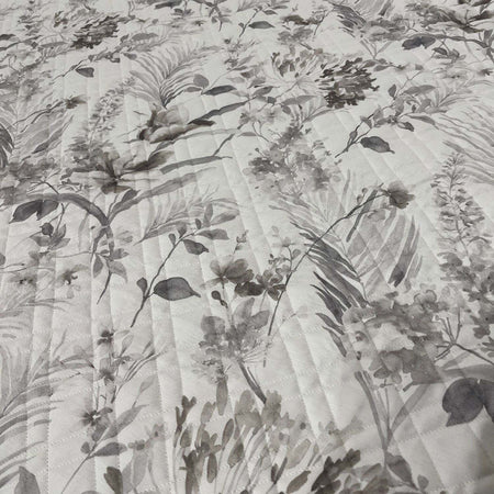 Trapuntino-matrimoniale-con-stampa-digitale-floreale-art.-Iris-colore-beige-misura:-270x270-sopra-tessuto:-100%-cotone-sotto-tessuto:-100%-cotone-Mon-Amour-made-in-Italy