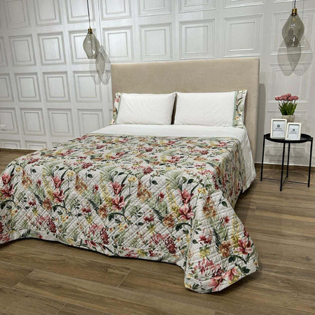 Trapuntino-matrimoniale-con-stampa-digitale-floreale-art.-Iris-colore-verde--misura:-270x270-sopra-tessuto:-100%-cotone-sotto-tessuto:-100%-cotone-Mon-Amour-made-in-Italy