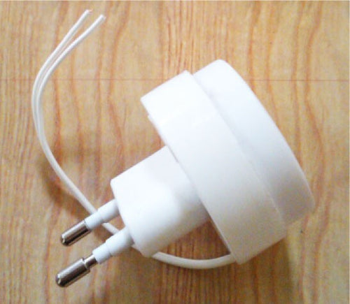 Trasformatore a spina entrata 230V. uscita 3,5V.