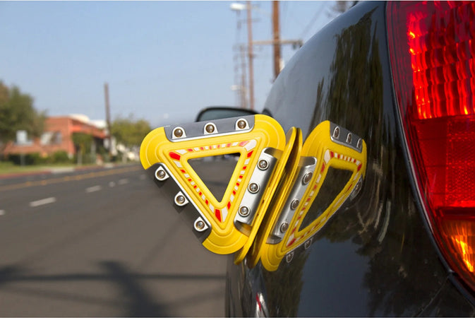 Triangolo Di Emergenza Per Auto A 9 Led Ricaricabile Segnale Pericolo Magnetico Auto e Moto > Auto > Moto > Manutenzione Auto > Manutenzione Moto Trade Shop italia - Napoli, Commerciovirtuoso.it