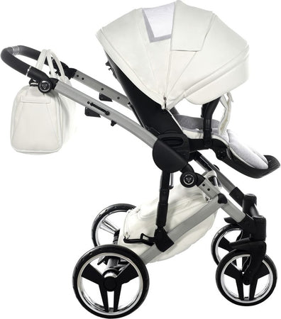 Trio Junama Diamond Mirror Satin V2 3 in 1 Pelle Bianco Navicella Grigio Telaio Cromato Prima infanzia/Passeggini carrozzine e accessori/Passeggini e carrozzine/Sistemi modulari La Casa Del Bebè - Napoli, Commerciovirtuoso.it