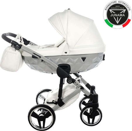 Trio Junama Diamond Mirror Satin V2 3 in 1 Pelle Bianco Navicella Grigio Telaio Cromato Prima infanzia/Passeggini carrozzine e accessori/Passeggini e carrozzine/Sistemi modulari La Casa Del Bebè - Napoli, Commerciovirtuoso.it