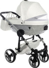 Trio Junama Diamond Mirror Satin V2 3 in 1 Pelle Bianco Navicella Grigio Telaio Cromato Prima infanzia/Passeggini carrozzine e accessori/Passeggini e carrozzine/Sistemi modulari La Casa Del Bebè - Napoli, Commerciovirtuoso.it