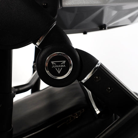 Trio Junama Diamond Mirror Satin V2 3 in 1 Tessuto Nero/Navicella Grey Telaio Nero Prima infanzia/Passeggini carrozzine e accessori/Passeggini e carrozzine/Sistemi modulari La Casa Del Bebè - Napoli, Commerciovirtuoso.it