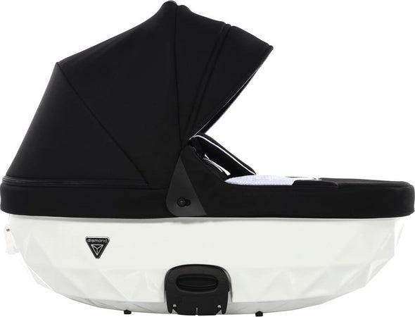 Trio Junama Diamond S Line White/Black Telaio Cromato Prima infanzia/Passeggini carrozzine e accessori/Passeggini e carrozzine/Sistemi modulari La Casa Del Bebè - Napoli, Commerciovirtuoso.it