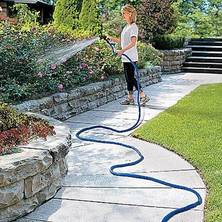 TUBO DA GIARDINO ESTENSIBILE ALLUNGABILE CON PISTOLA ANNAFFIATORE 15 METRI Giardino e giardinaggio/Attrezzi da giardino e attrezzature per l'irrigazione/Attrezzature per l'irrigazione/Pompe e accessori/Tubi per irrigazione Trade Shop italia - Napoli, Commerciovirtuoso.it