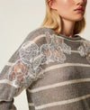 Twinset maglia donna in misto mohair righe grigio melange bianco neve con pizzo e spacco dettaglio
