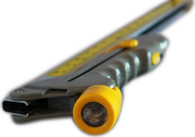 UTENSILE MULTIFUNZIONALE 7 IN 1 LIVELLA BOLLA METRO SEGHETTO 3 LAME TORCIA A LED Fai da te/Utensili elettrici e a mano/Strumenti di misura e layout/Livelle/Livelle a bolla Trade Shop italia - Napoli, Commerciovirtuoso.it