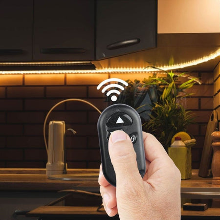 V-TAC VT-2402 Controller per Strip LED 12v e 24v Dimmerabile con Telecomando 3 Tasti (Max 96W)- SKU 3300 Illuminazione/Illuminazione per interni/Illuminazione speciale/Nastri LED Zencoccostore - Formia, Commerciovirtuoso.it
