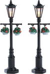 ‎Vecchio lampione inglese‎, accessorio per villaggio di Natale da 10,5 cm, set 2 pezzi Casa e cucina/Decorazioni per interni/Addobbi e decorazioni per ricorrenze/Decorazioni natalizie/Oggettistica MagiediNatale.it - Altamura, Commerciovirtuoso.it
