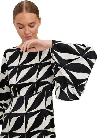 Vero-Moda-mini-abito-Kypra-nero-panna