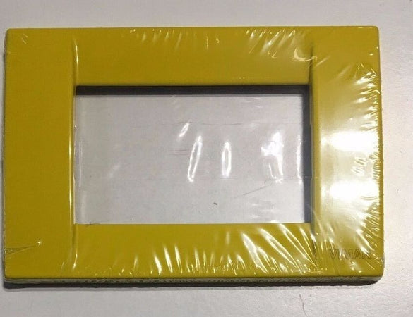 VIMAR---PLACCA-IDEA-3-MODULI-IN-METALLO-GIALLO-16733.02