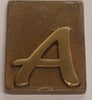 VUMME-SRL---LETTERA-PER-CIVICO-IN-OTTONE-CON-FINITURA-BRONZATA---LETTERA-A-**