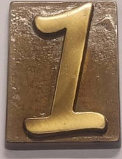 VUMME-SRL---NUMERO-CIVICO-IN-OTTONE-CON-FINITURA-BRONZATA---NUMERO-1-**