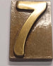 VUMME-SRL---NUMERO-CIVICO-IN-OTTONE-CON-FINITURA-BRONZATA---NUMERO-7-**