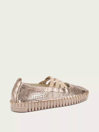 Frau Donna Ballerina in pelle laminata laserata