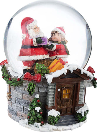 Waterball Chalet sfera di cristallo natalizia con Babbo Natale e bambina decorazione per interno Casa e cucina/Decorazioni per interni/Addobbi e decorazioni per ricorrenze/Decorazioni natalizie/Neve artificiale MagiediNatale.it - Altamura, Commerciovirtuoso.it