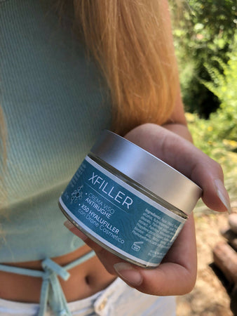 Xfiller - crema antirughe 100% naturale con x50 hyalufiller con drone cosmetico, arricchita con olio di mandorle dolci, burro di karitité, amamelide e olio di cocco pelle più giovane e luminosa 50ml Bellezza/Cura della pelle/Viso/Detergenti ed esfolianti/Trattamenti anti acne e anti macchie Beauty Fashion Store - Palermo, Commerciovirtuoso.it