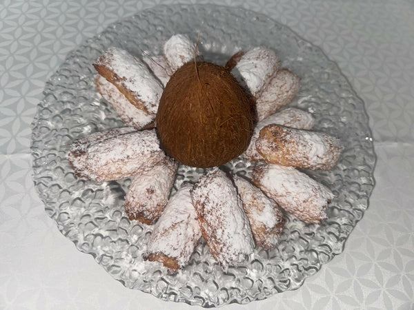Scopri i deliziosi Biscotti al cocco senza farina di LiSicily perfetti per chi e celiaco o intollerante al glutine. Questi biscotti artigianali si distinguono per la loro consistenza incredibilmente morbid