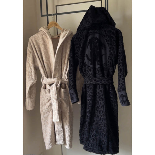 Accappatoio Jaguar Roberto Cavalli XXL in spugna di cotone nero, 410 gr/mq, con cappuccio, tasche e cintura, elegante e raffinato, Made in Italy.