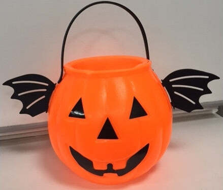 Zucca Halloween in plastica con ali di pipistrello, ideale per le feste Casa e cucina/Decorazioni per interni/Addobbi e decorazioni per ricorrenze/Decorazioni per Halloween Scontolo.net - Potenza, Commerciovirtuoso.it
