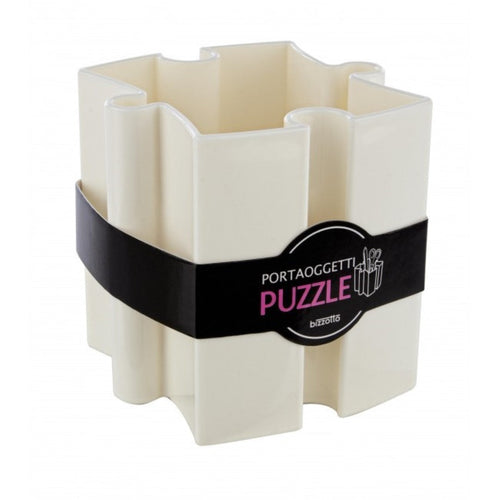 Portapenne Puzzle in resina per scrivania ed ufficio h 10 cm Cancelleria e prodotti per ufficio/Archivio ufficio e accessori per scrivania/Accessori da scrivania e archiviazione/Portaoggetti e portablocchi da scrivania/Portapenne Decor Space - Altamura, Commerciovirtuoso.it