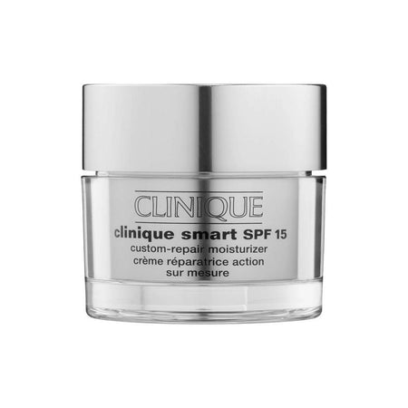 Clinique Smart Spf 15 - Crema Riparatrice Su Misura Da Giorno - Pelle Tendenzialmente Oleosa (Tipo Iii - Iv) 50 Ml Bellezza/Cura della pelle/Viso/Idratanti/Trattamenti giorno/Creme OMS Profumi & Borse - Milano, Commerciovirtuoso.it