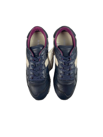 Scarpa uomo sportiva - Diadora Heritage  - Trident BROUGE L - Colore Blue corsair - 1589200160063 Moda/Uomo/Scarpe/Sneaker e scarpe sportive/Sneaker casual Couture - Sestu, Commerciovirtuoso.it